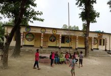 ঠাকুরগাঁওয়ের পীরগঞ্জের এক প্রাথমিক বিদ্যালয়ে শিক্ষকদের স্বেচ্ছারারিতা